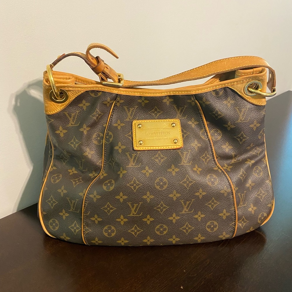 Louis Vuitton Brown and Gold Monogram Shoulder Bag - Galleria PM.